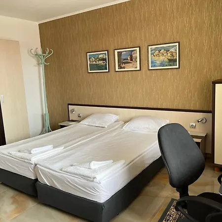 Di Landi Apartmán Ravda